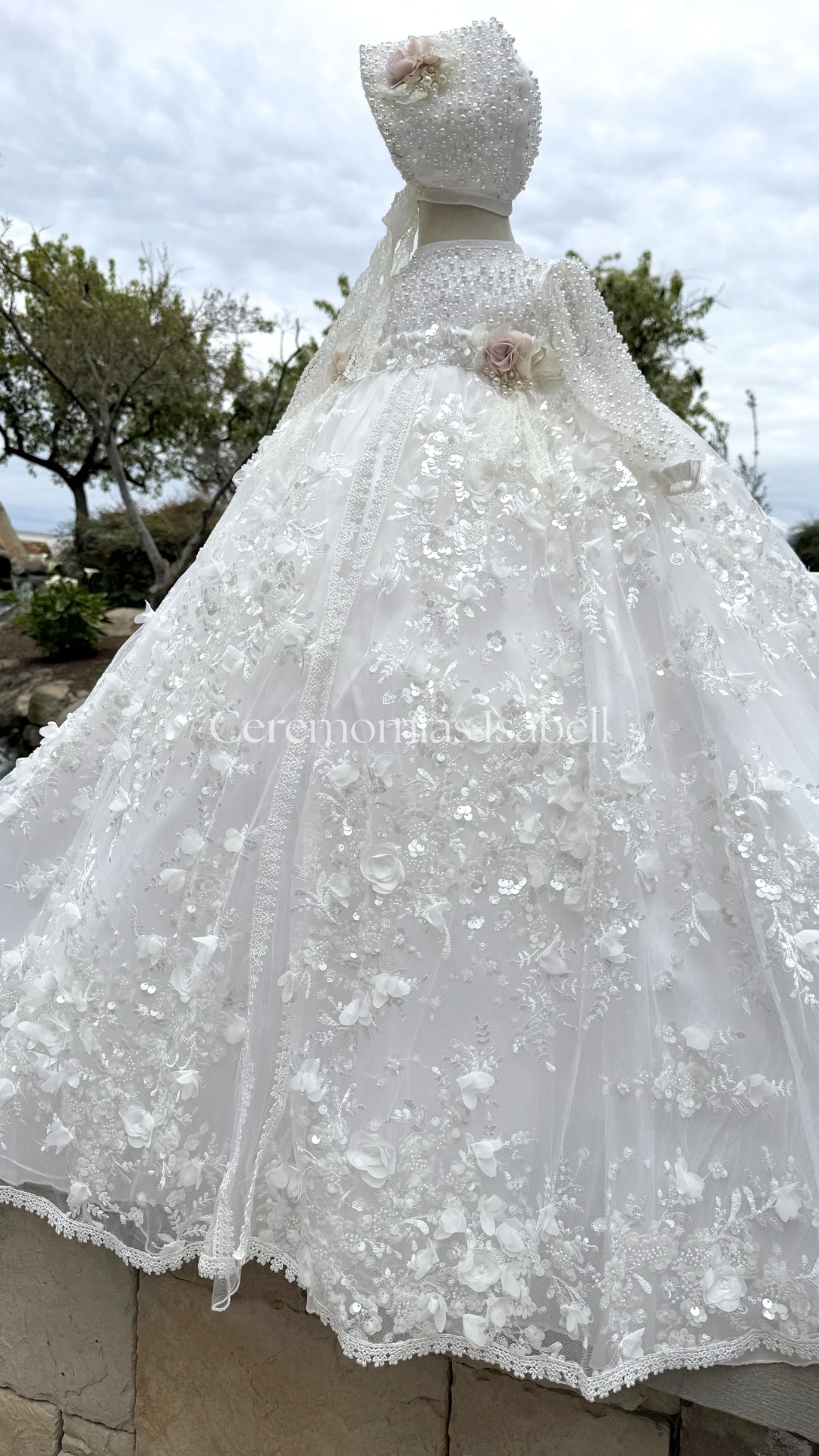 Rosalía (ivory)