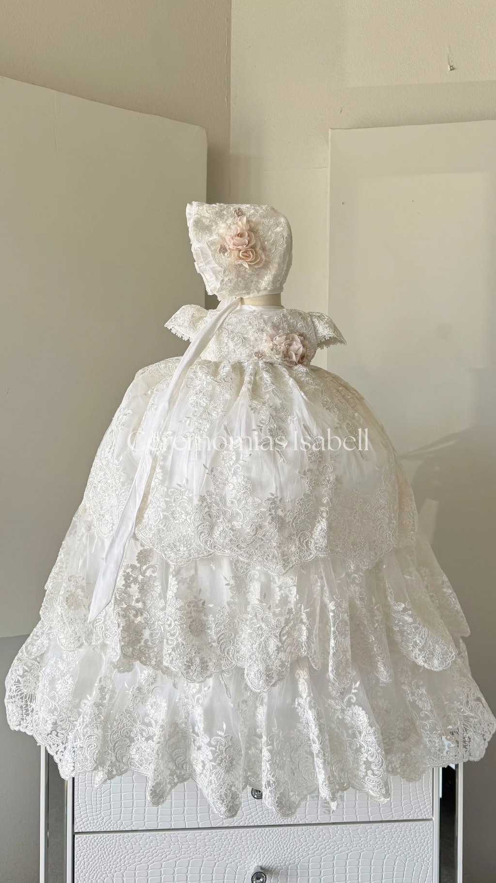 Noemi (ivory)