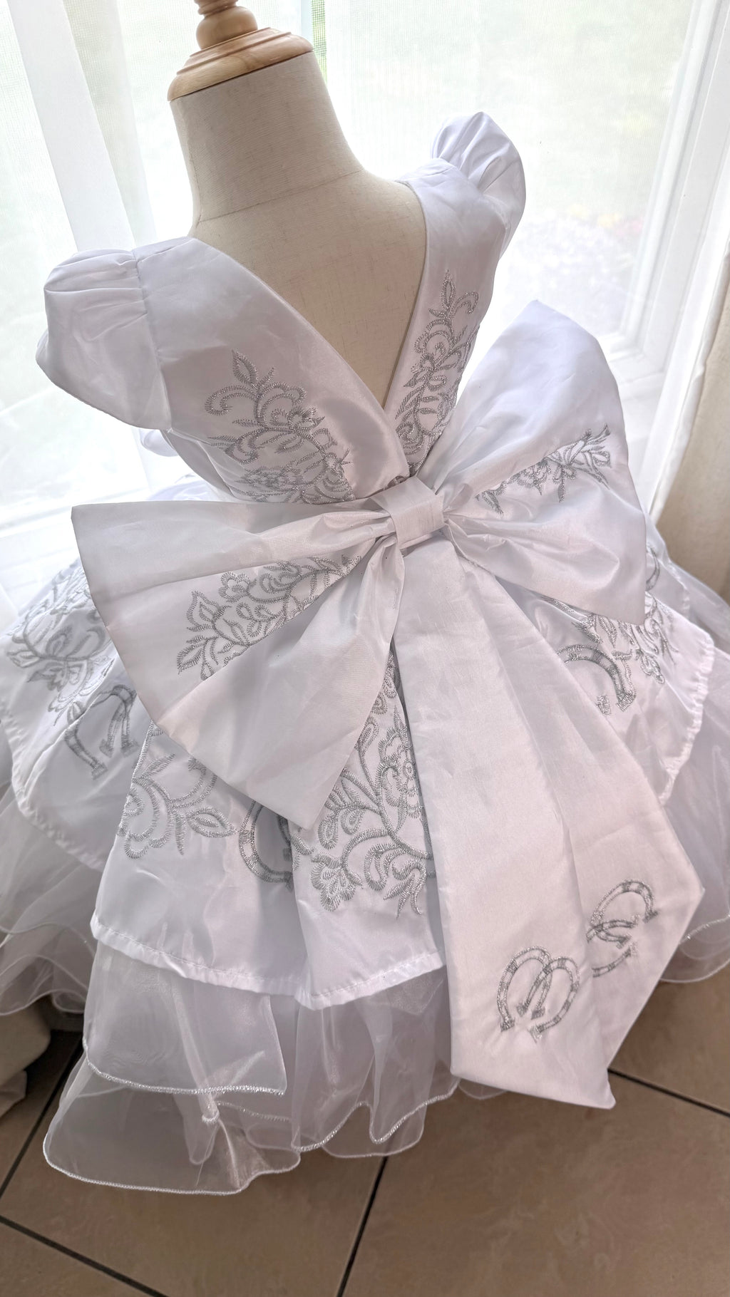 Charra blanco y plata